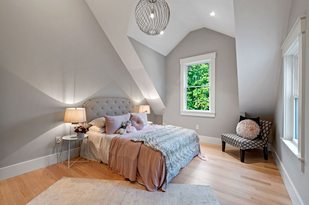 15Lucille_Bedroom037